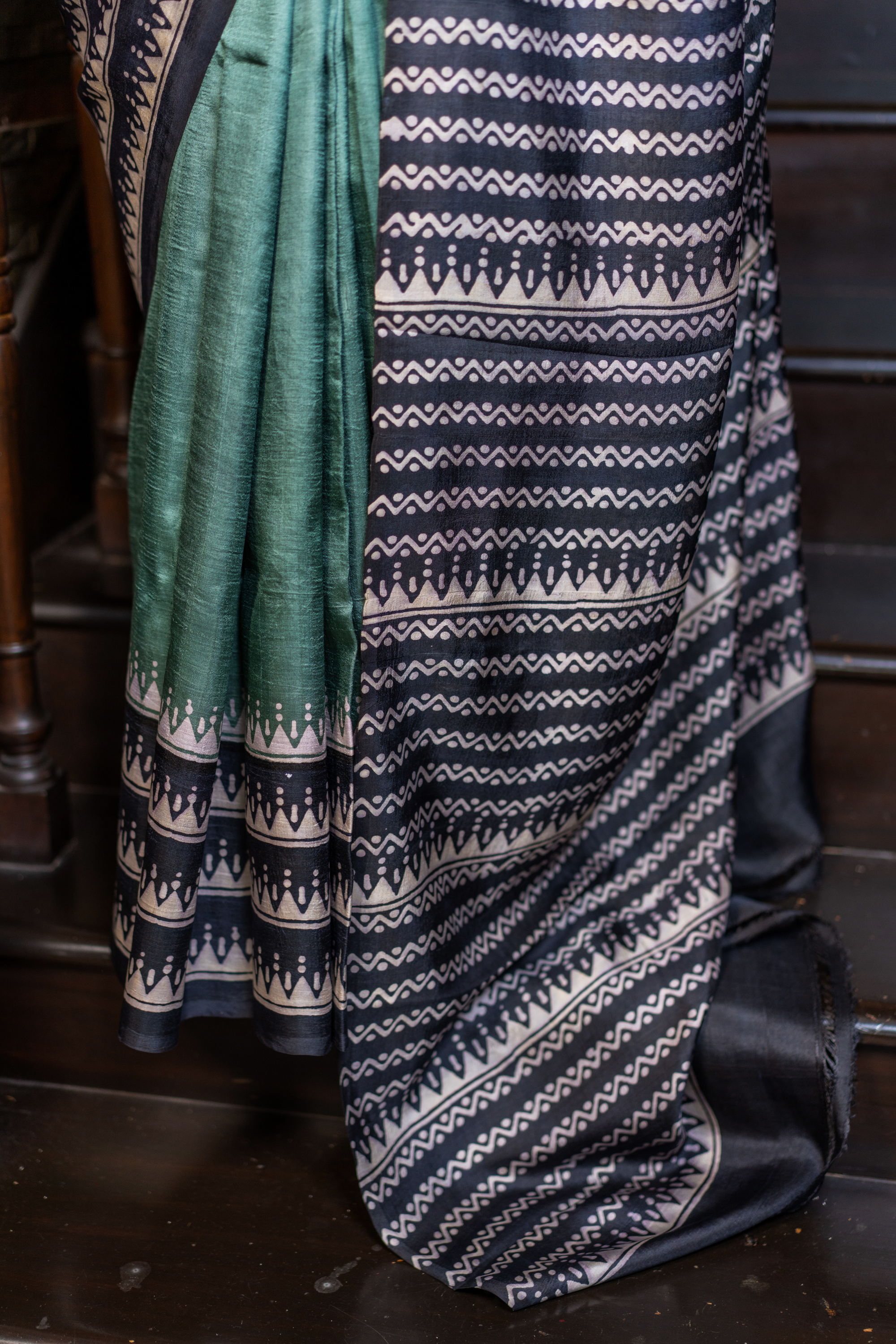 Emerald Whisper Handwoven Silk Saree — A Harmony of Subtle Elegance