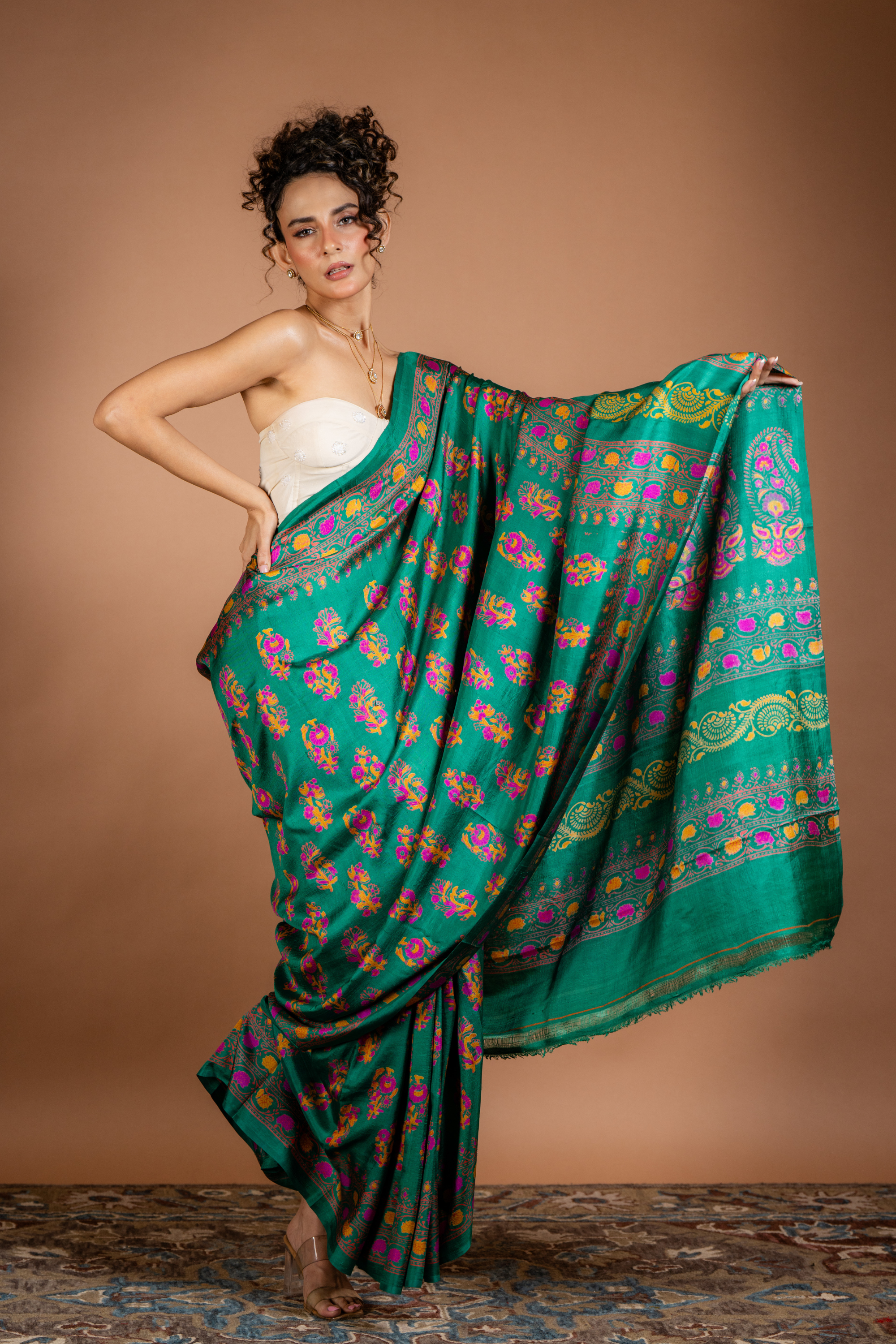 Emerald Radiance Silk Saree: A Symphony of Colour and Craft