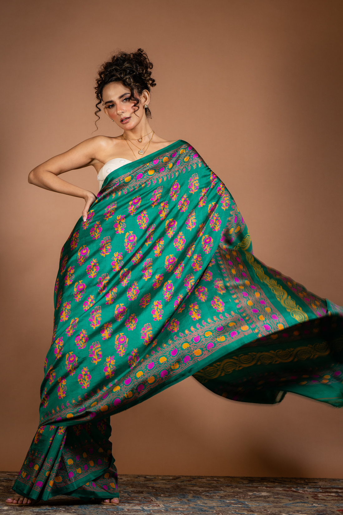Emerald Radiance Silk Saree: A Symphony of Colour and Craft