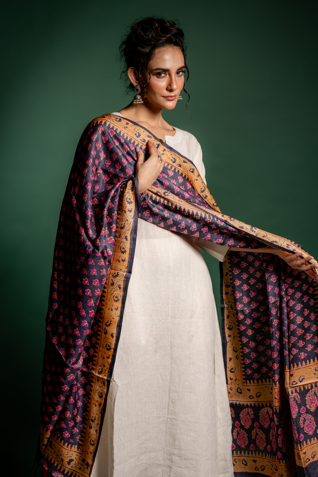 Midnight Bloom Heritage Silk Dupatta: The Art of Contrasting Elegance