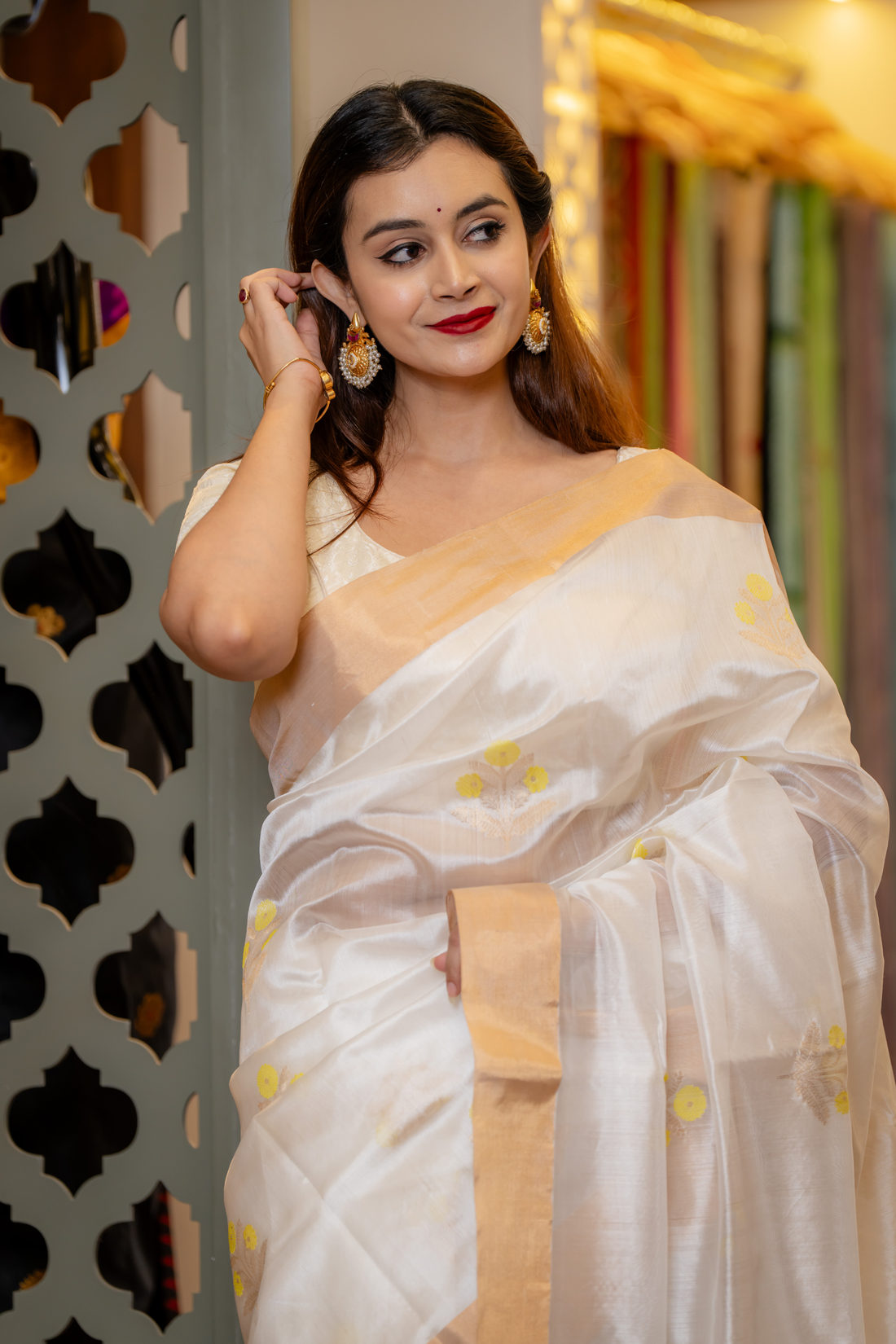 Ivory Cloud: The Ethereal Dazzle of Organza Silk