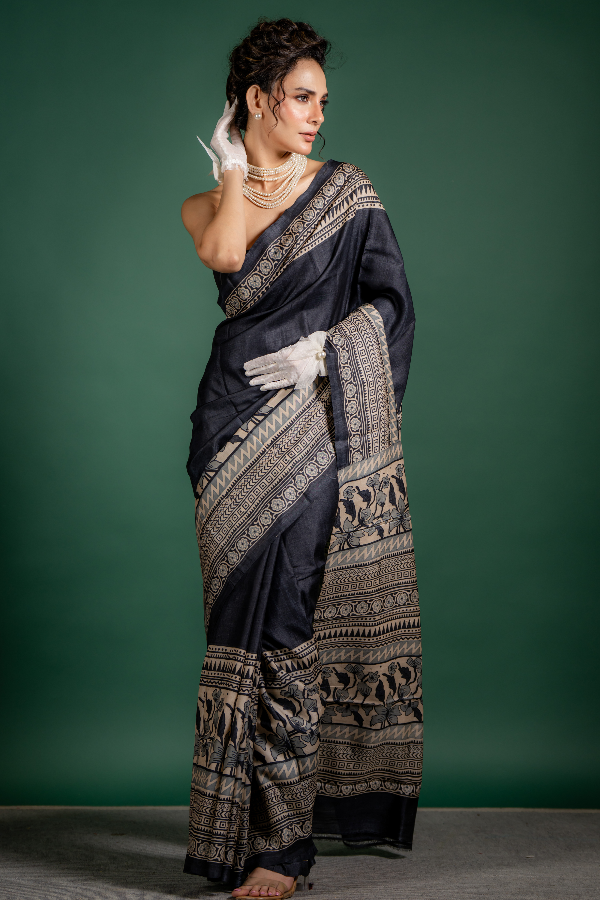 Noor-E-Kohl Silk Saree: The Poise of Timeless Black Elegance
