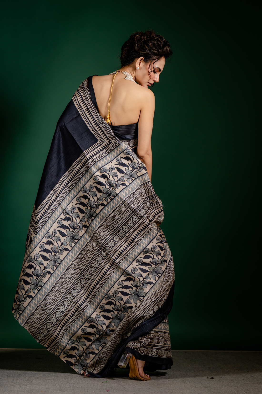 Noor-E-Kohl Silk Saree: The Poise of Timeless Black Elegance