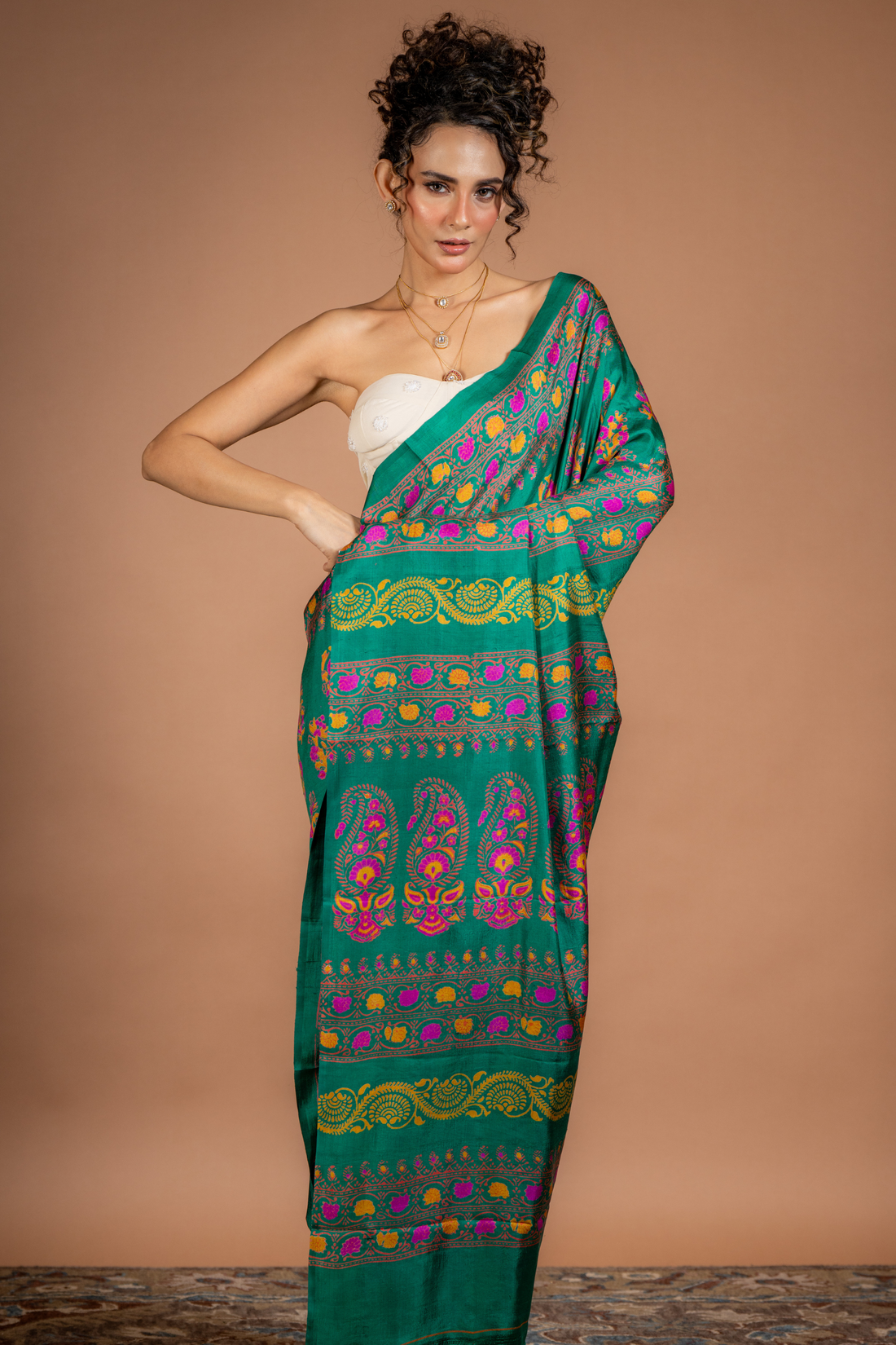 Emerald Radiance Silk Saree: A Symphony of Colour and Craft
